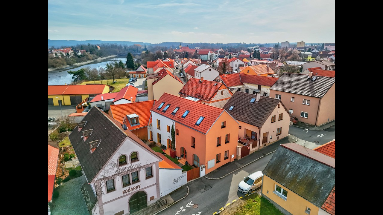 Mezonetový byt 4+kk se zahrádkou, Dobříš