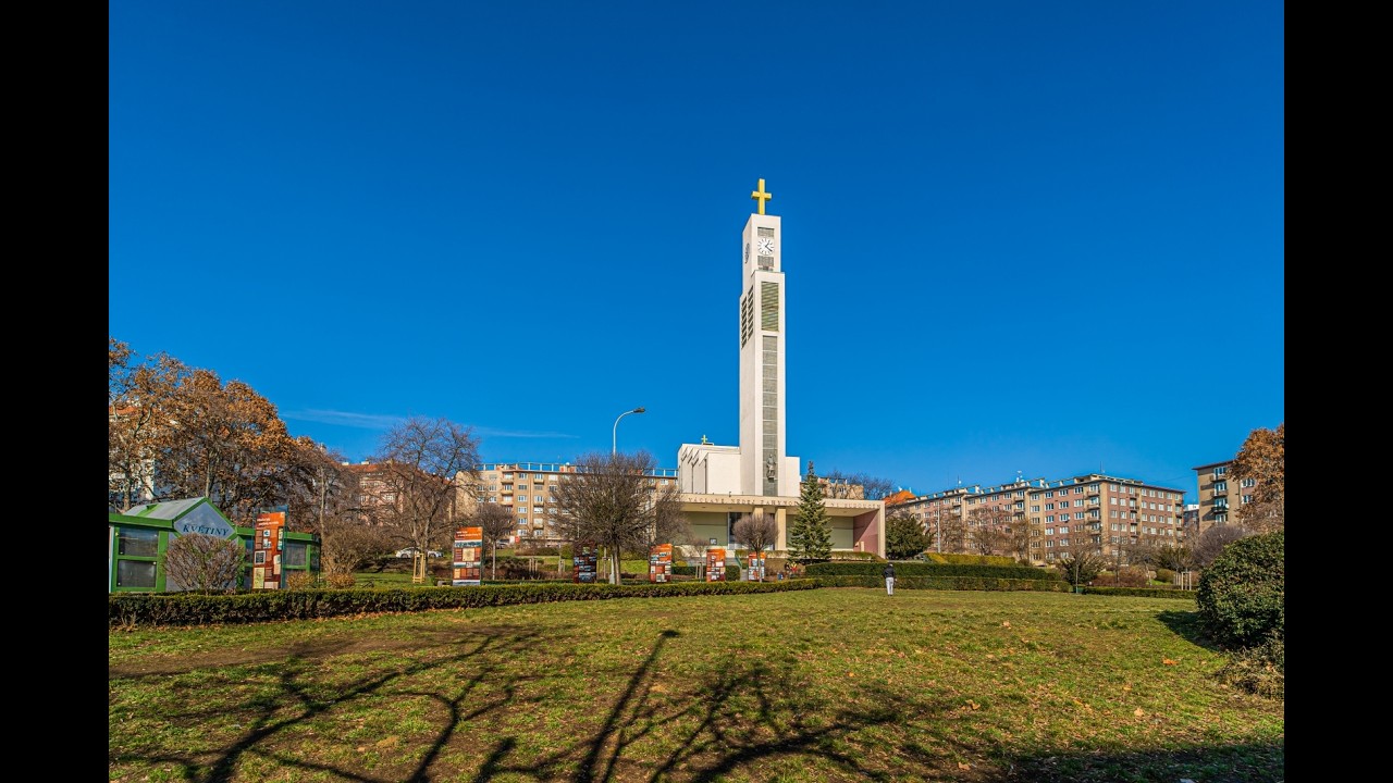 Prodej prostorného bytu 4+1 se třemi lodžiemi v žádané lokalitě Praha – Vršovice